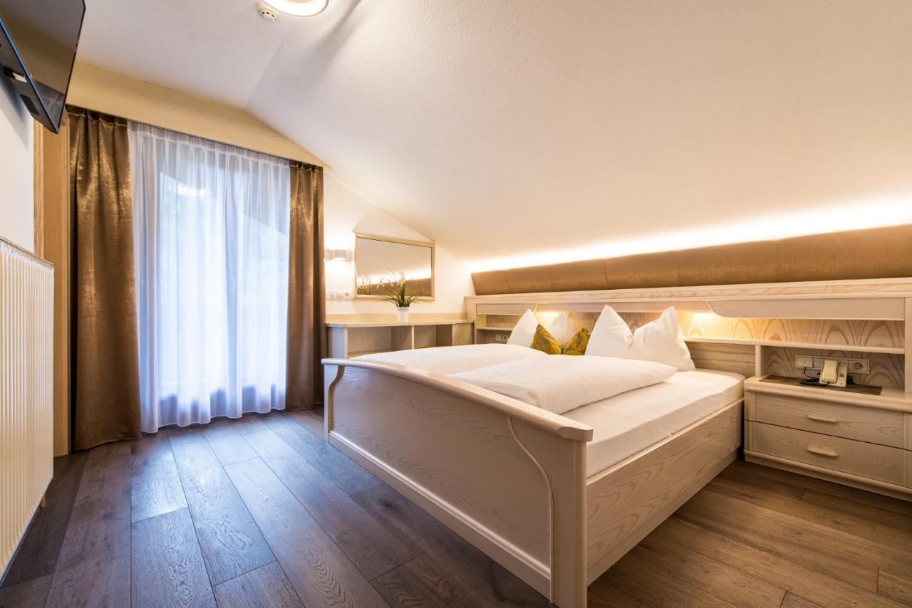 Hotel Sigmunderhof Chienes Bagian luar foto