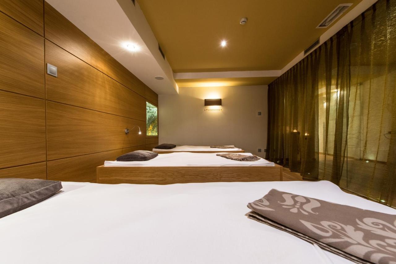 Hotel Sigmunderhof Chienes Bagian luar foto