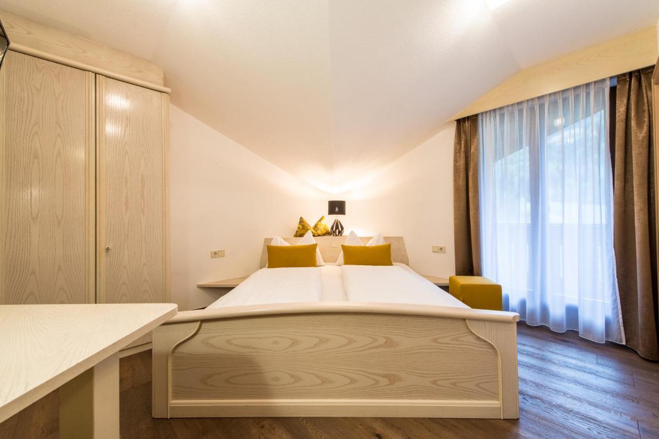Hotel Sigmunderhof Chienes Bagian luar foto