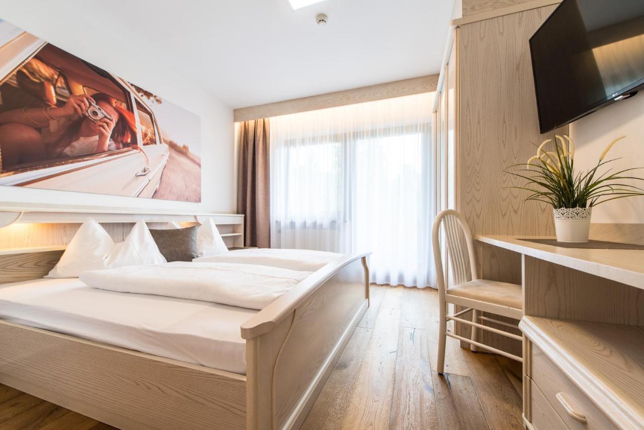 Hotel Sigmunderhof Chienes Bagian luar foto