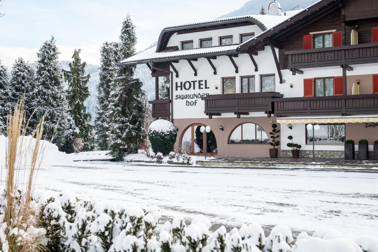 Hotel Sigmunderhof Chienes Bagian luar foto
