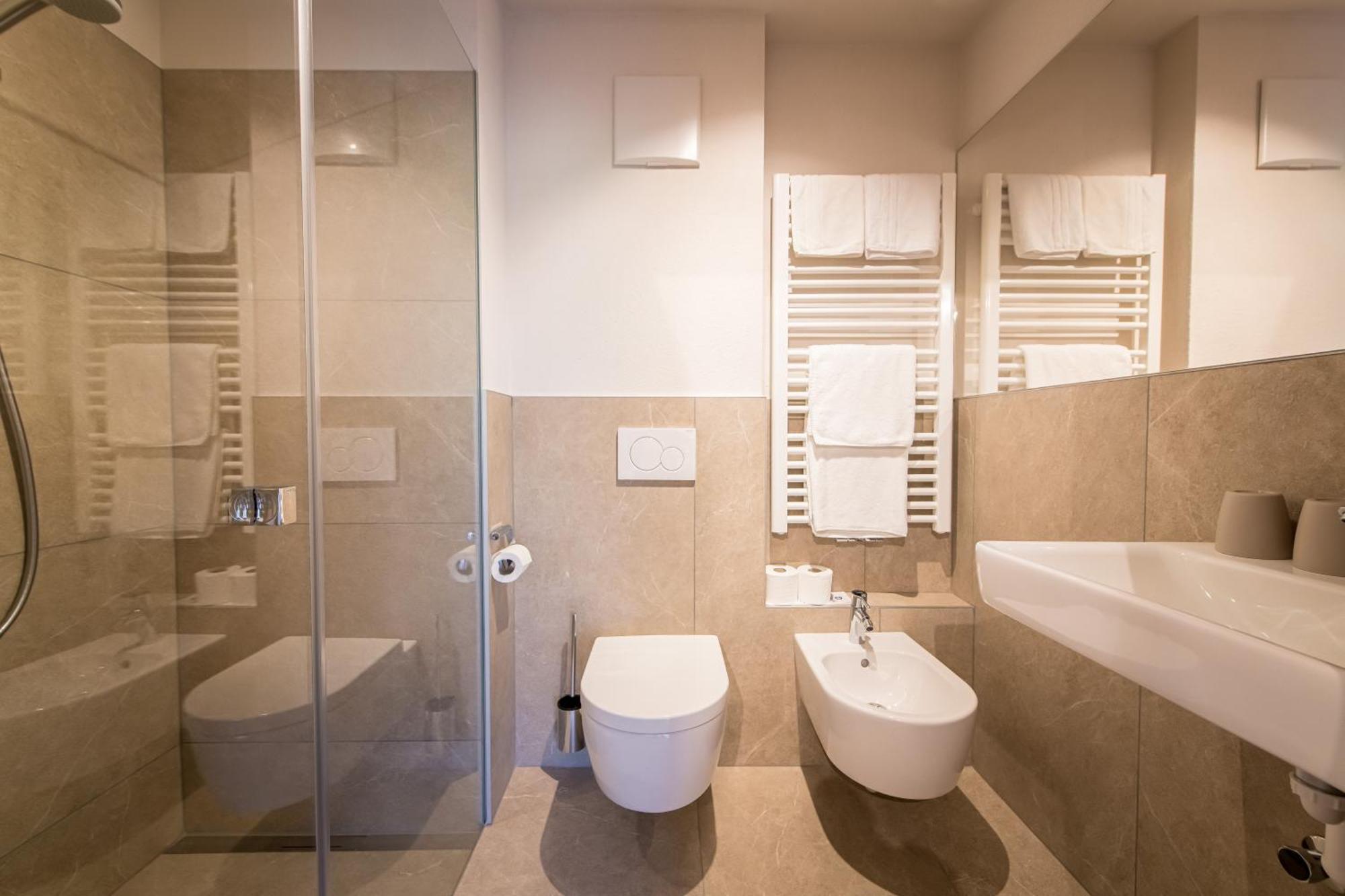 Hotel Sigmunderhof Chienes Bagian luar foto