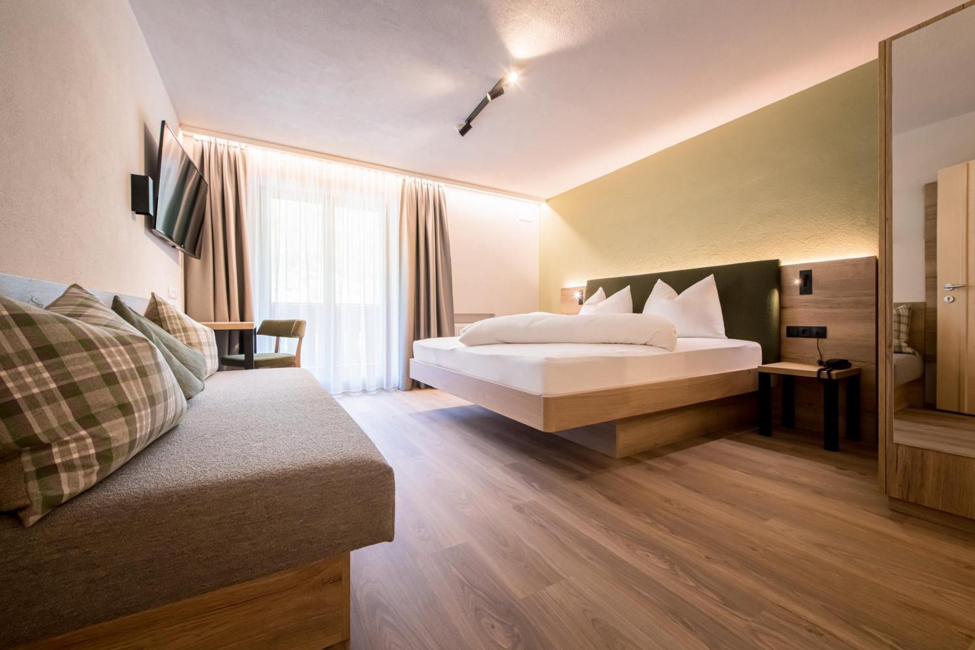 Hotel Sigmunderhof Chienes Bagian luar foto