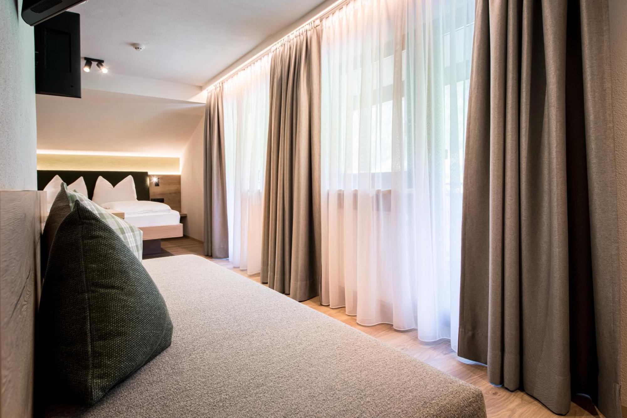 Hotel Sigmunderhof Chienes Bagian luar foto
