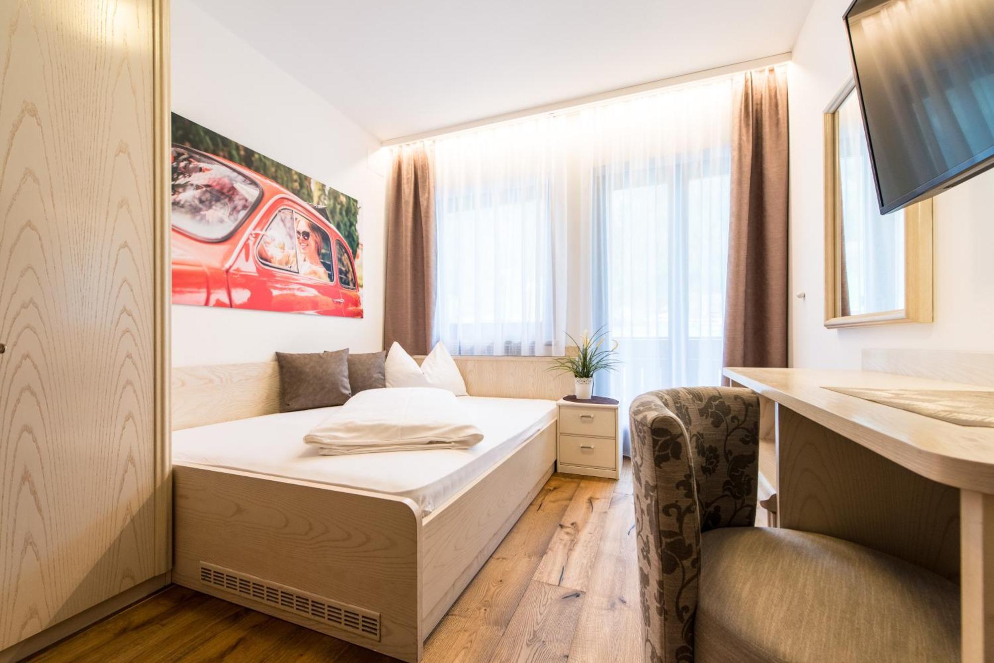 Hotel Sigmunderhof Chienes Bagian luar foto